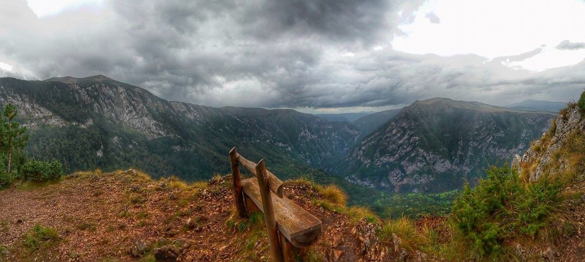 Durmitorski Prsten: Planinarenje uz vodiča i sertifikat o planinarenju Crnom Gorom
